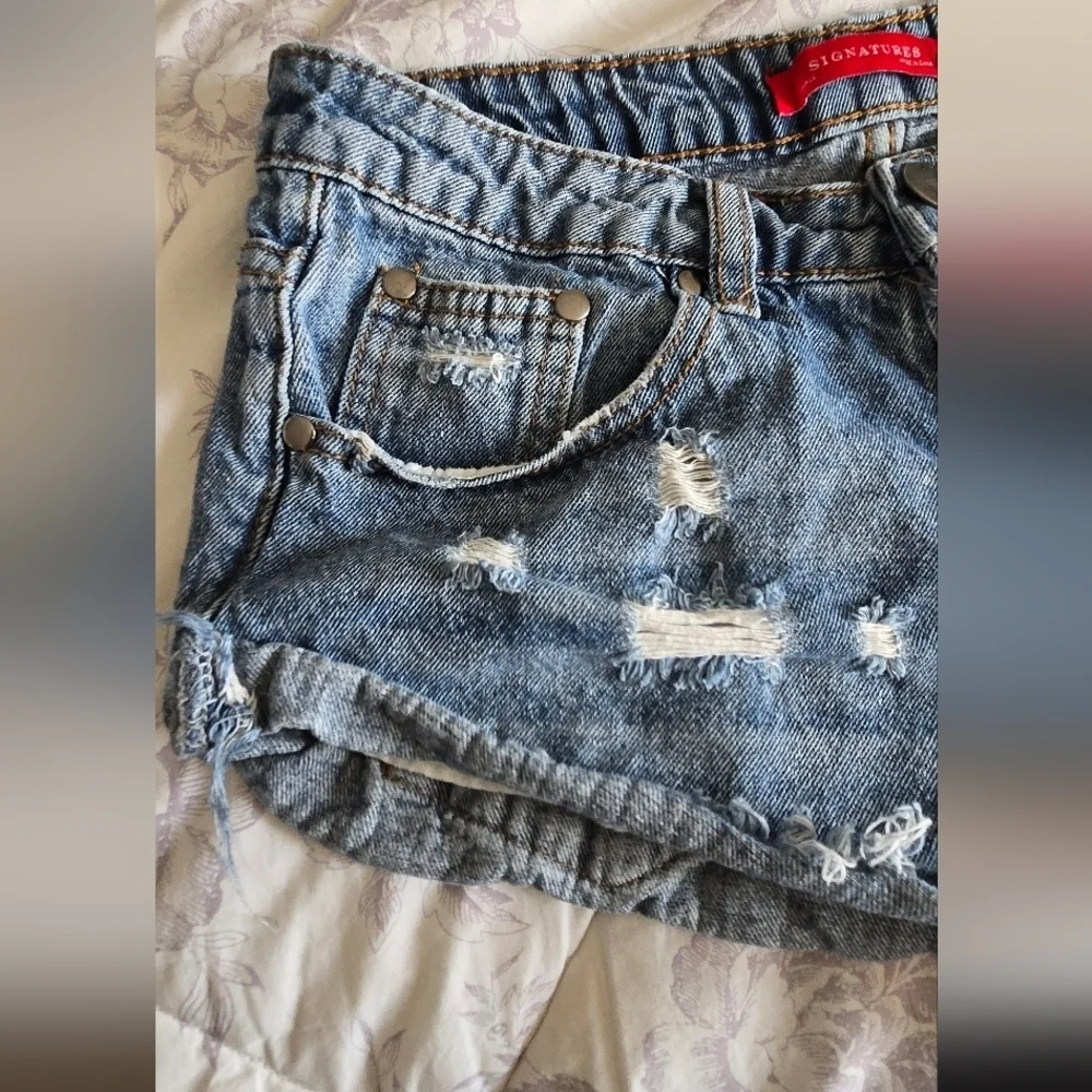 Signature stylish distressed