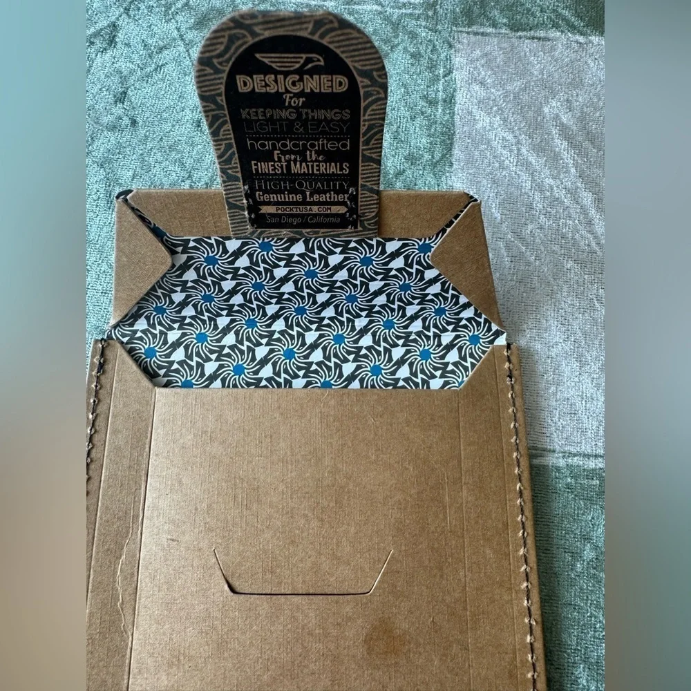 POCKT stylish card