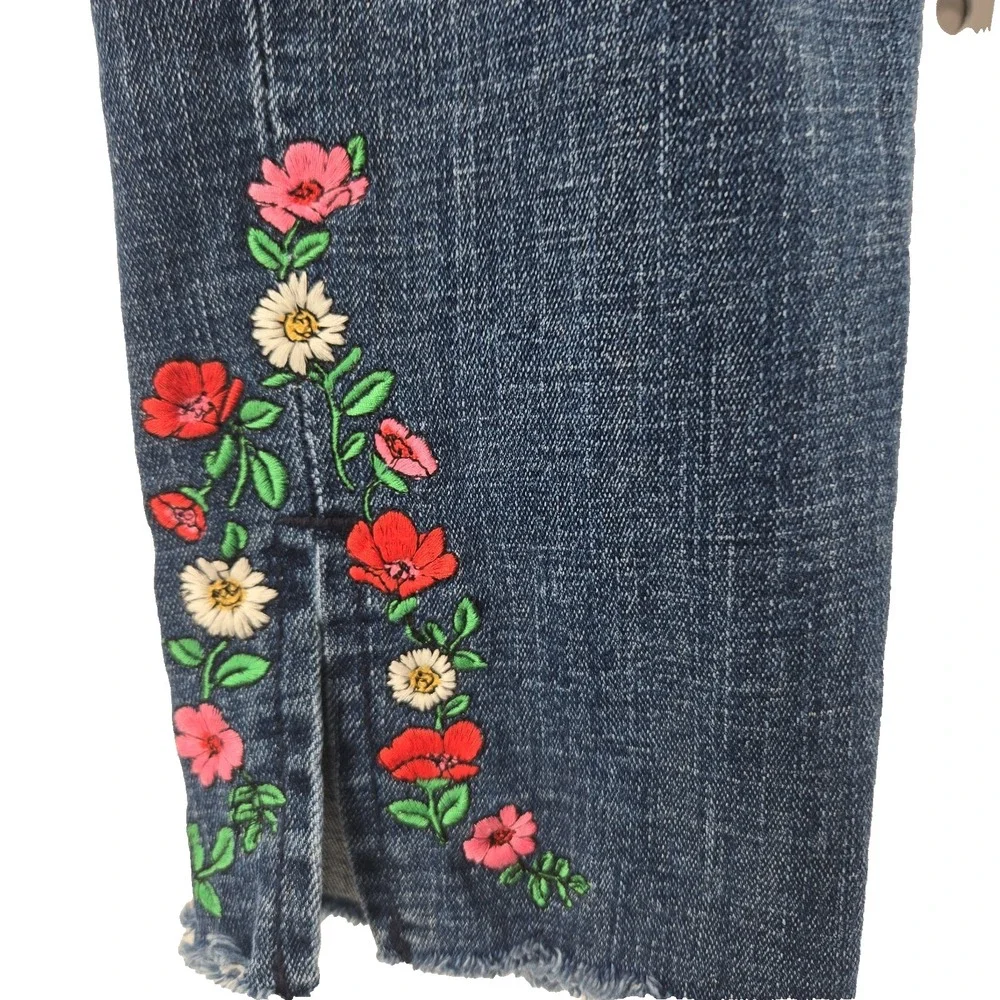 Levis measurements laying