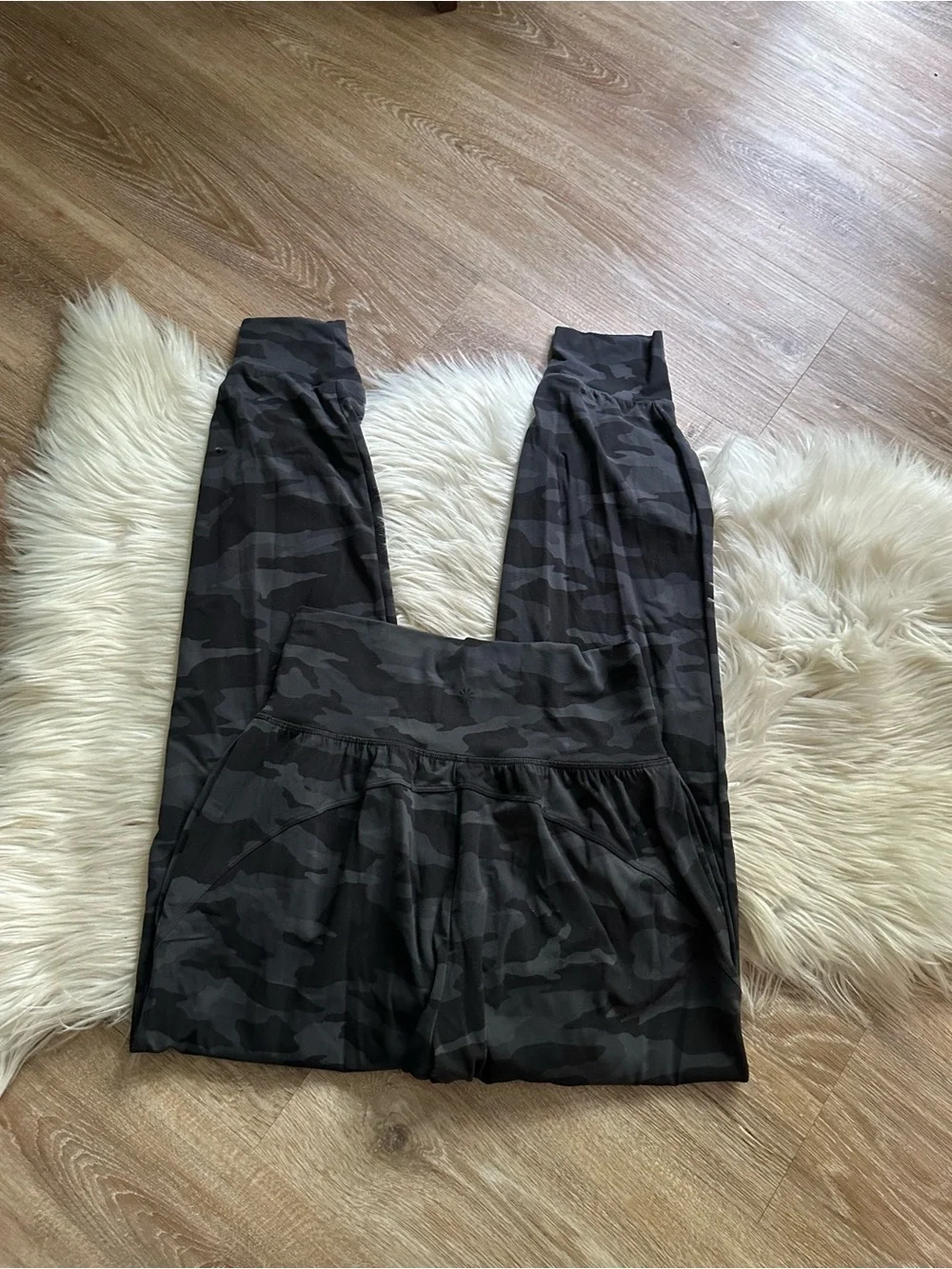 Athleta like item