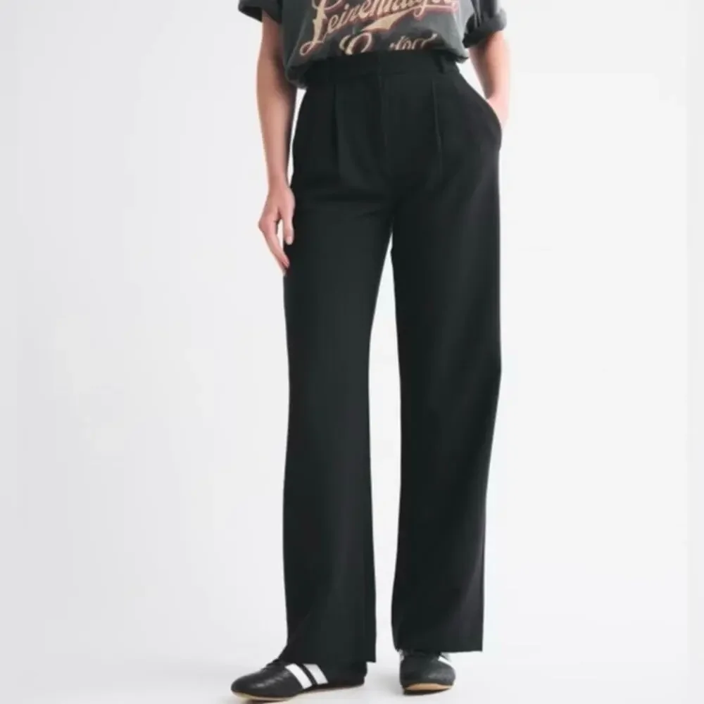 Abercrombie & Fitch pleated approx