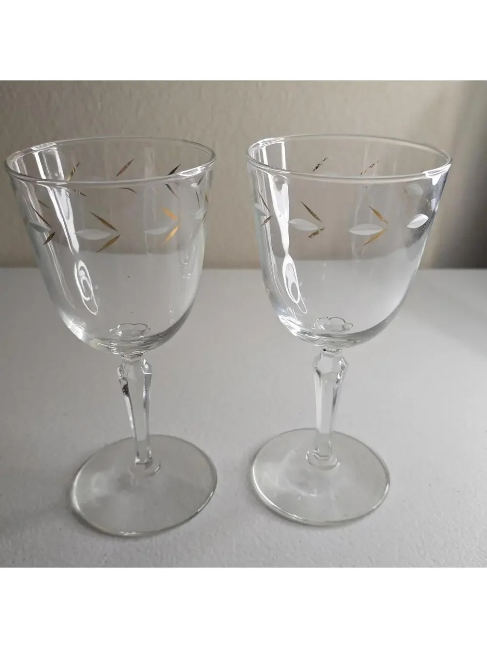 Set of 2 Vintage Libbey Windswept Water Wine Goblets