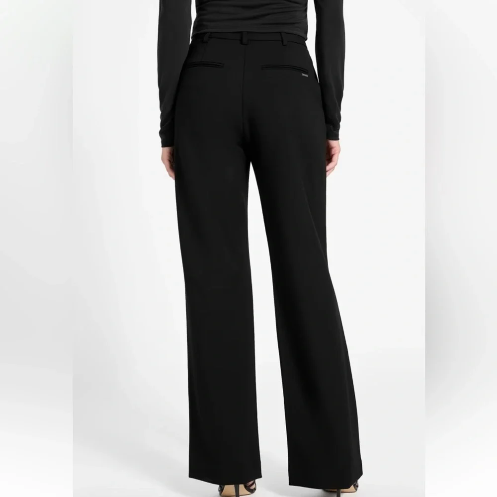 Guess classic black
