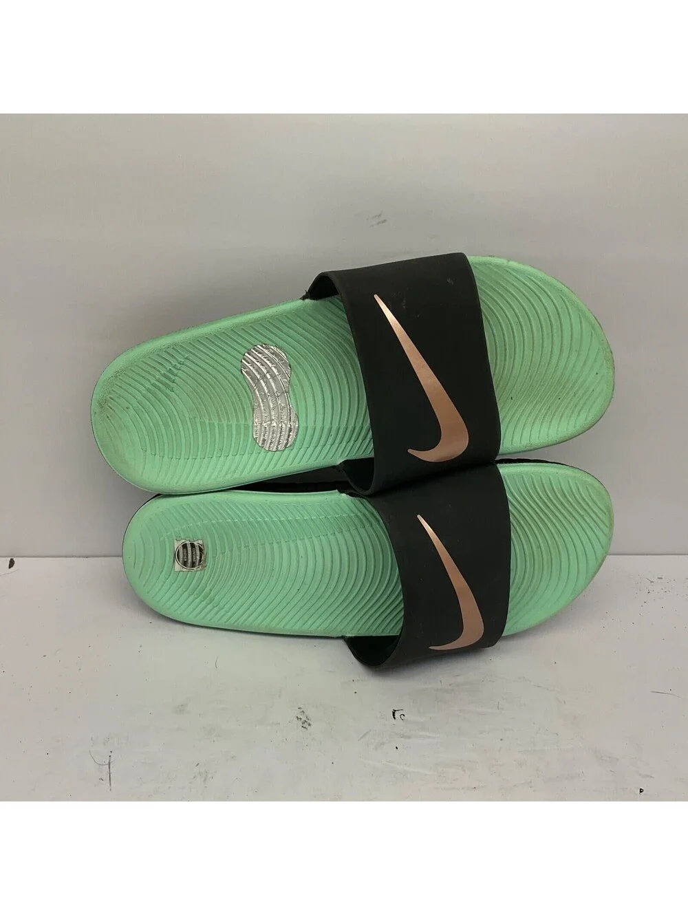 Nike used slides