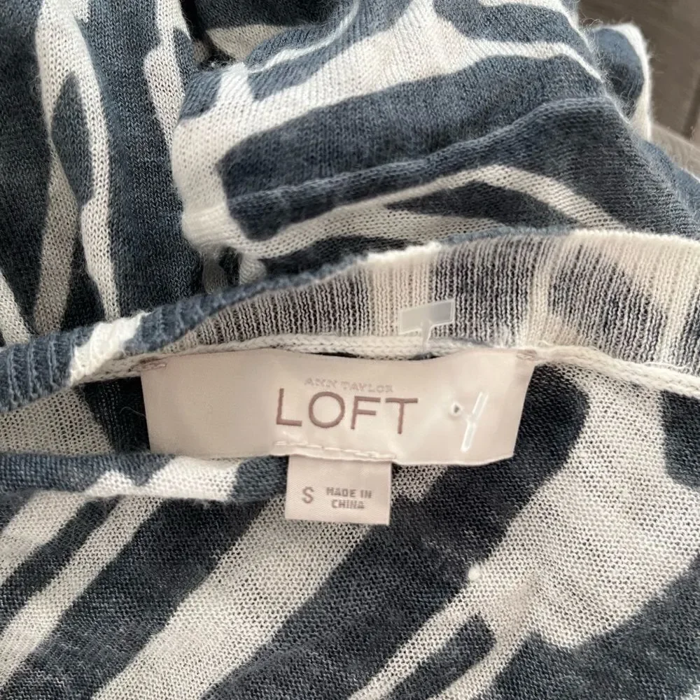 LOFT gray white