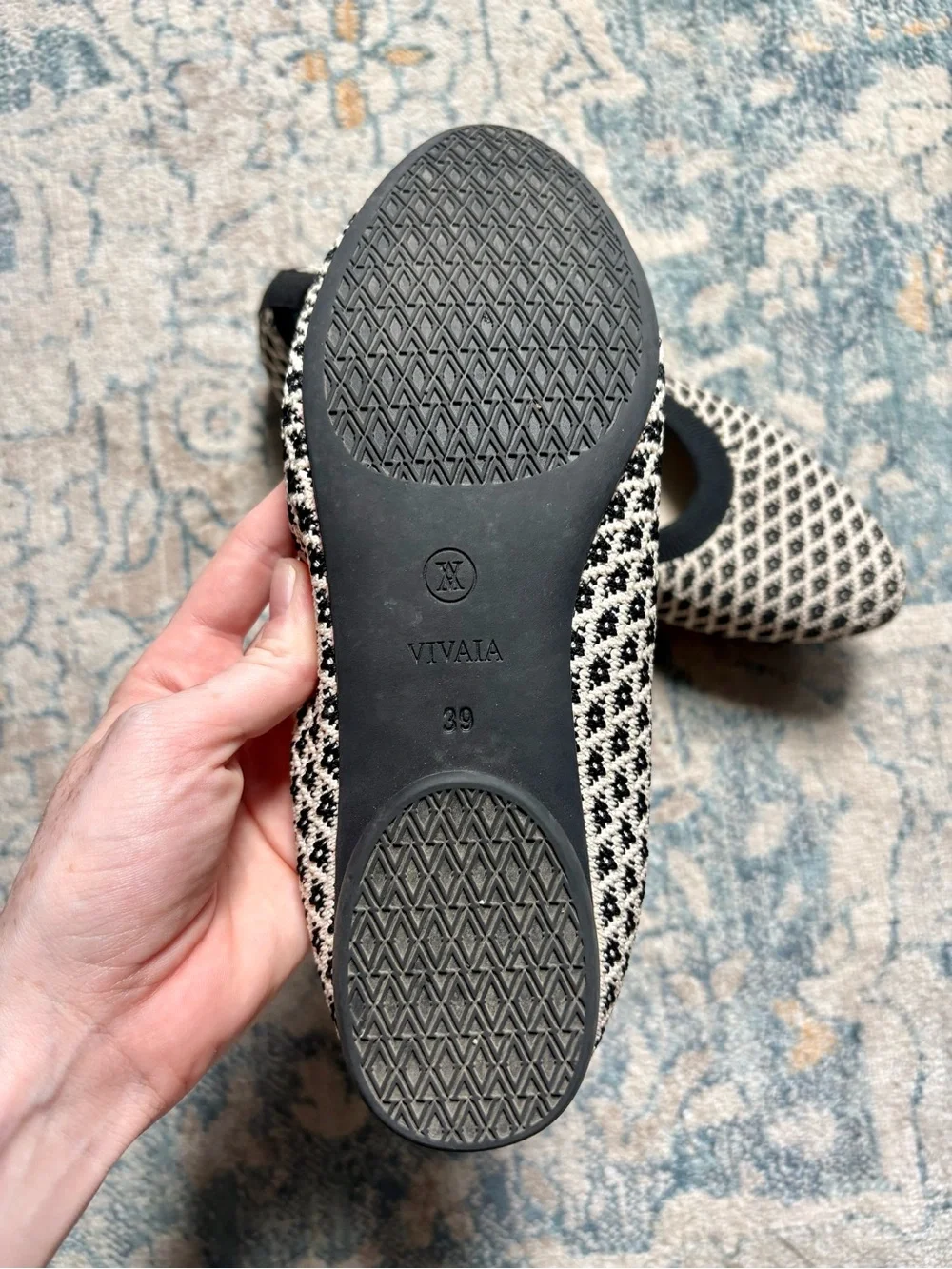 Vivaia ballet flats