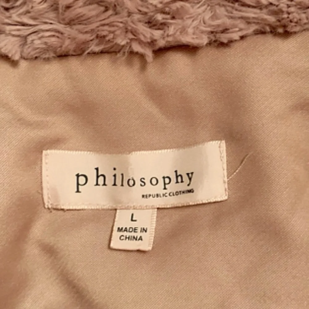 Philosophy texture layer collar