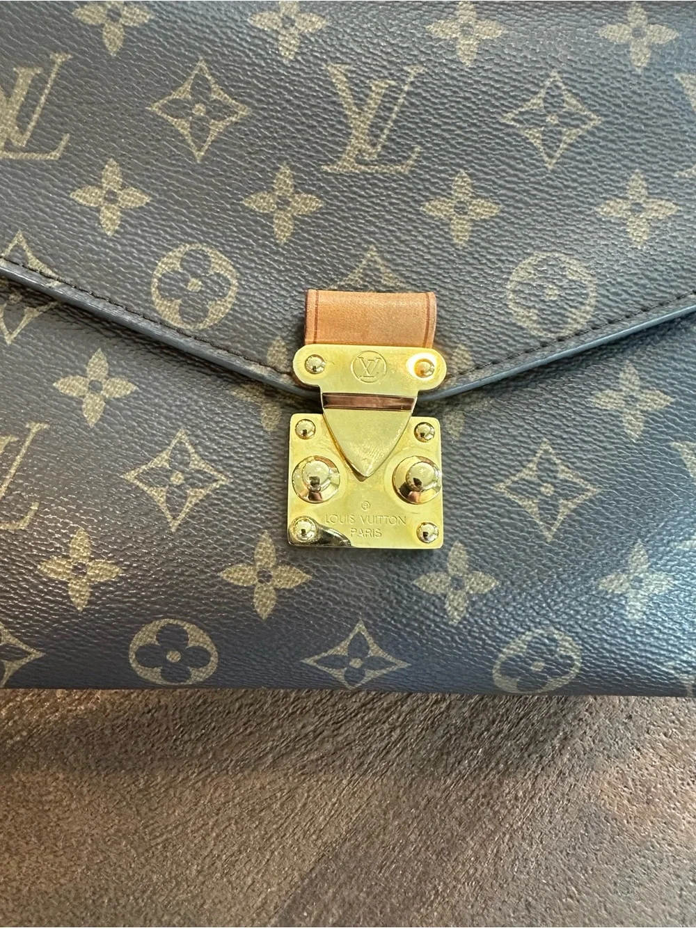 Louis Vuitton classic louis