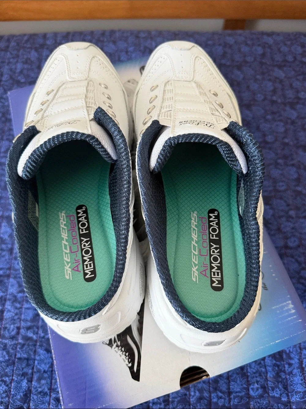Skechers casual slip
