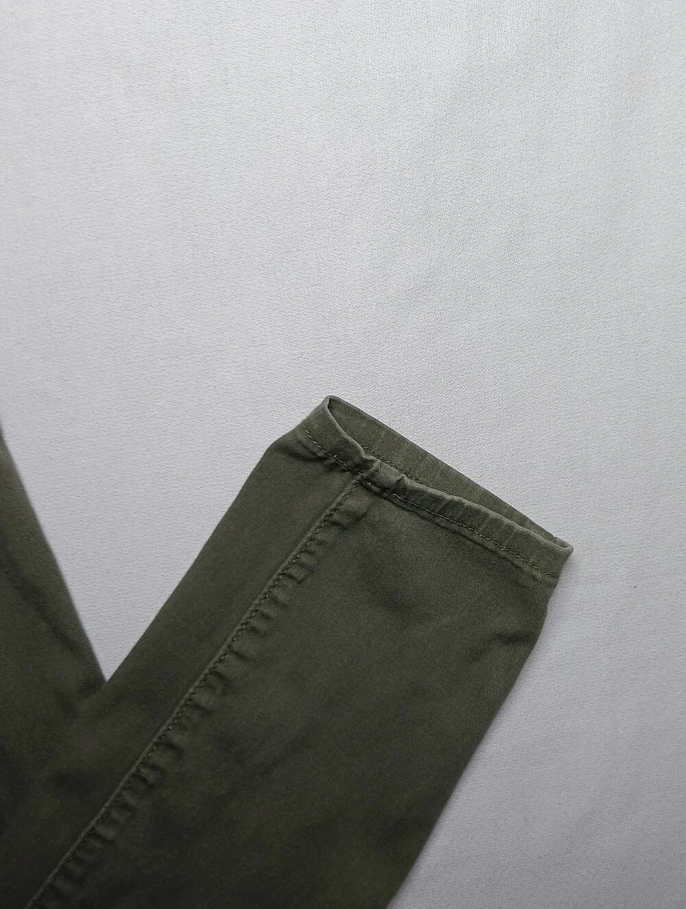 American Bazi casual olive
