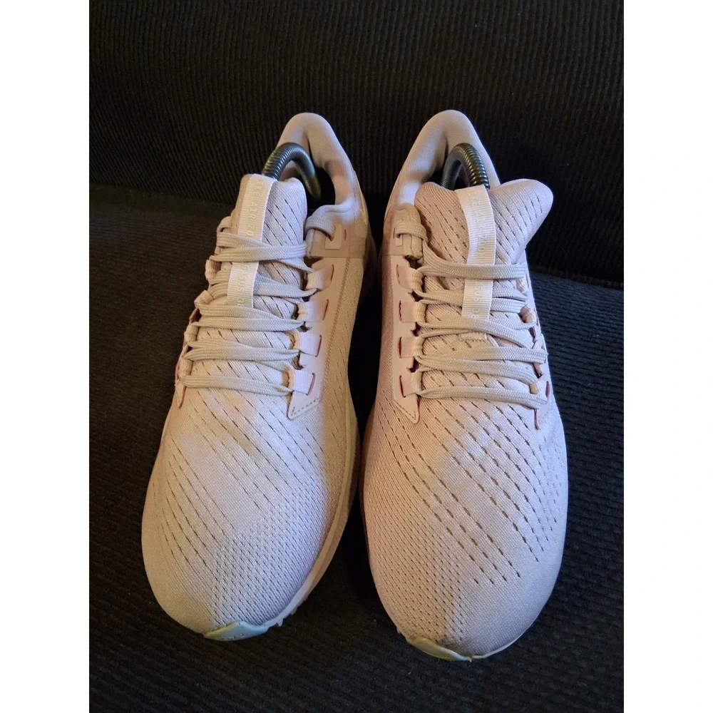 Nike product pair