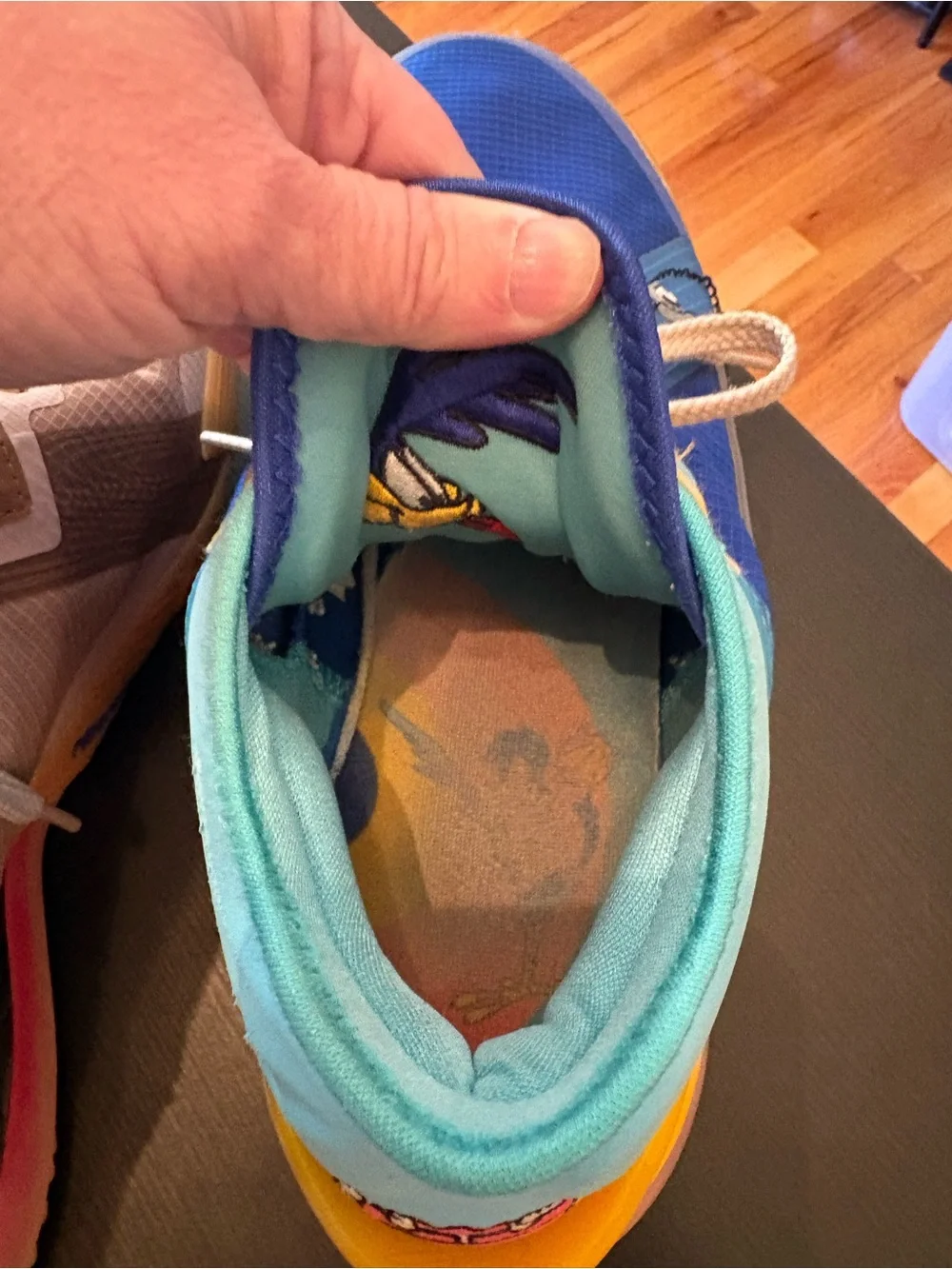 Nike damage blue