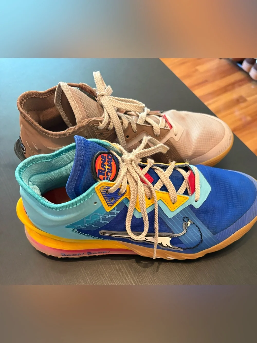 Nike damage blue