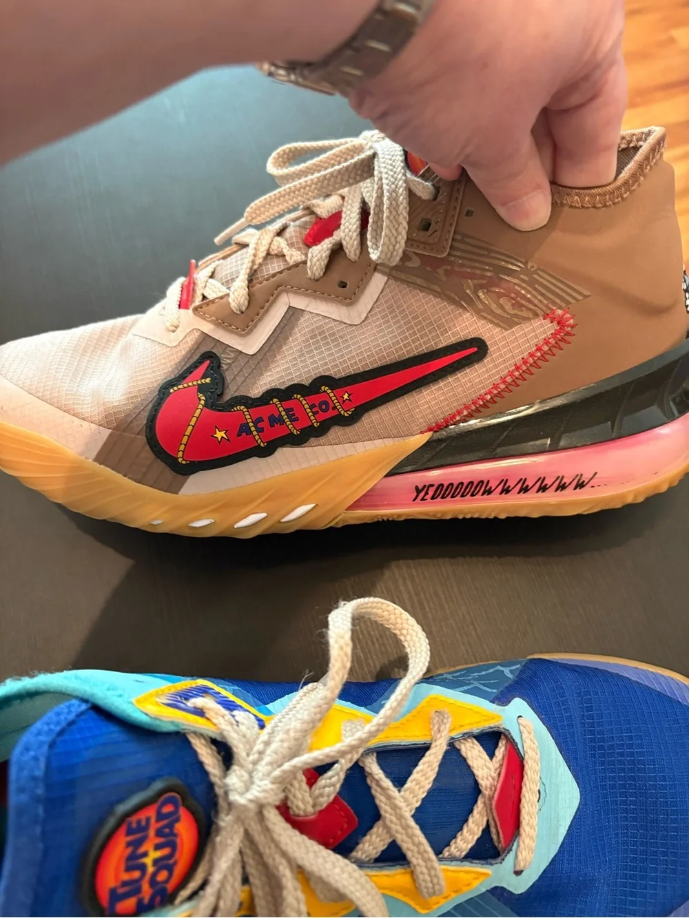 Nike damage blue