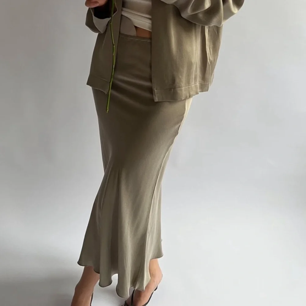 NWT Djerf Avenue Vision Elastic Waist Biased Cut Silky Maxi Skirt Size XL