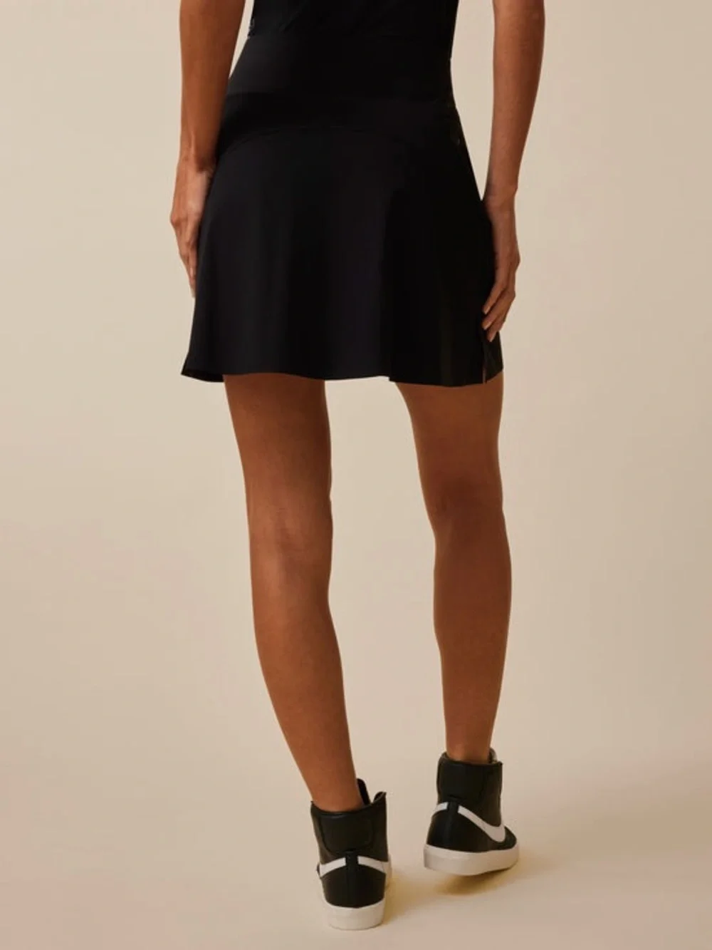 Greyson flattering line