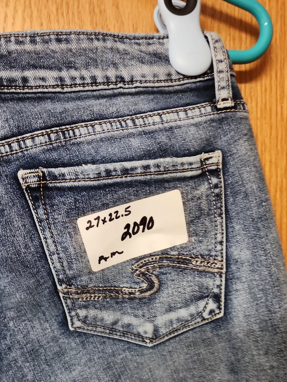 Silver Suki Women's Jean capris 27x22.5 number 2090