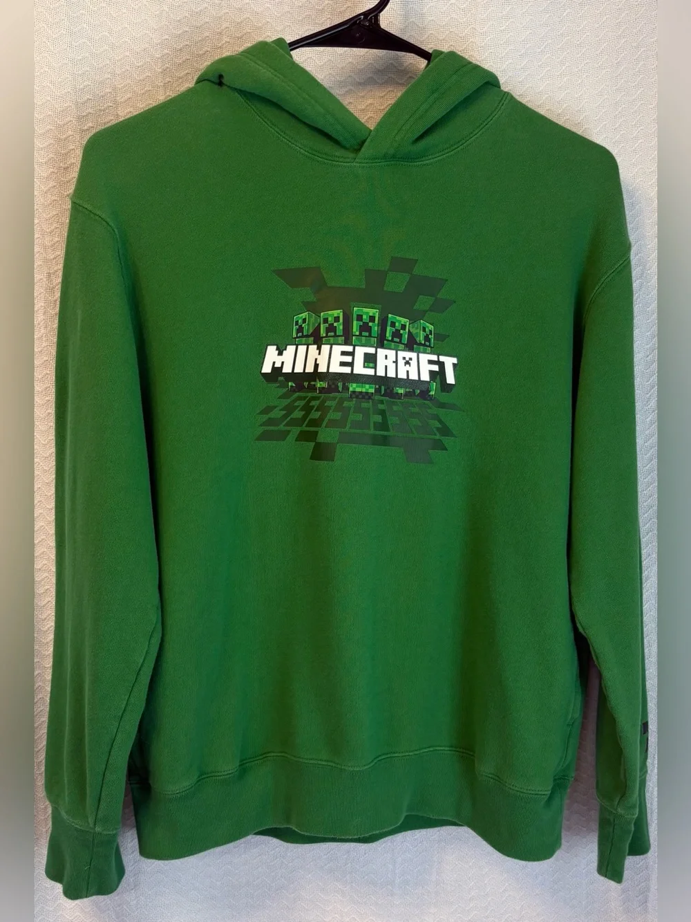 UNIQLO UT Minecraft Kids Creeper Green Hoodie with Minecraft Graphic  Size 13