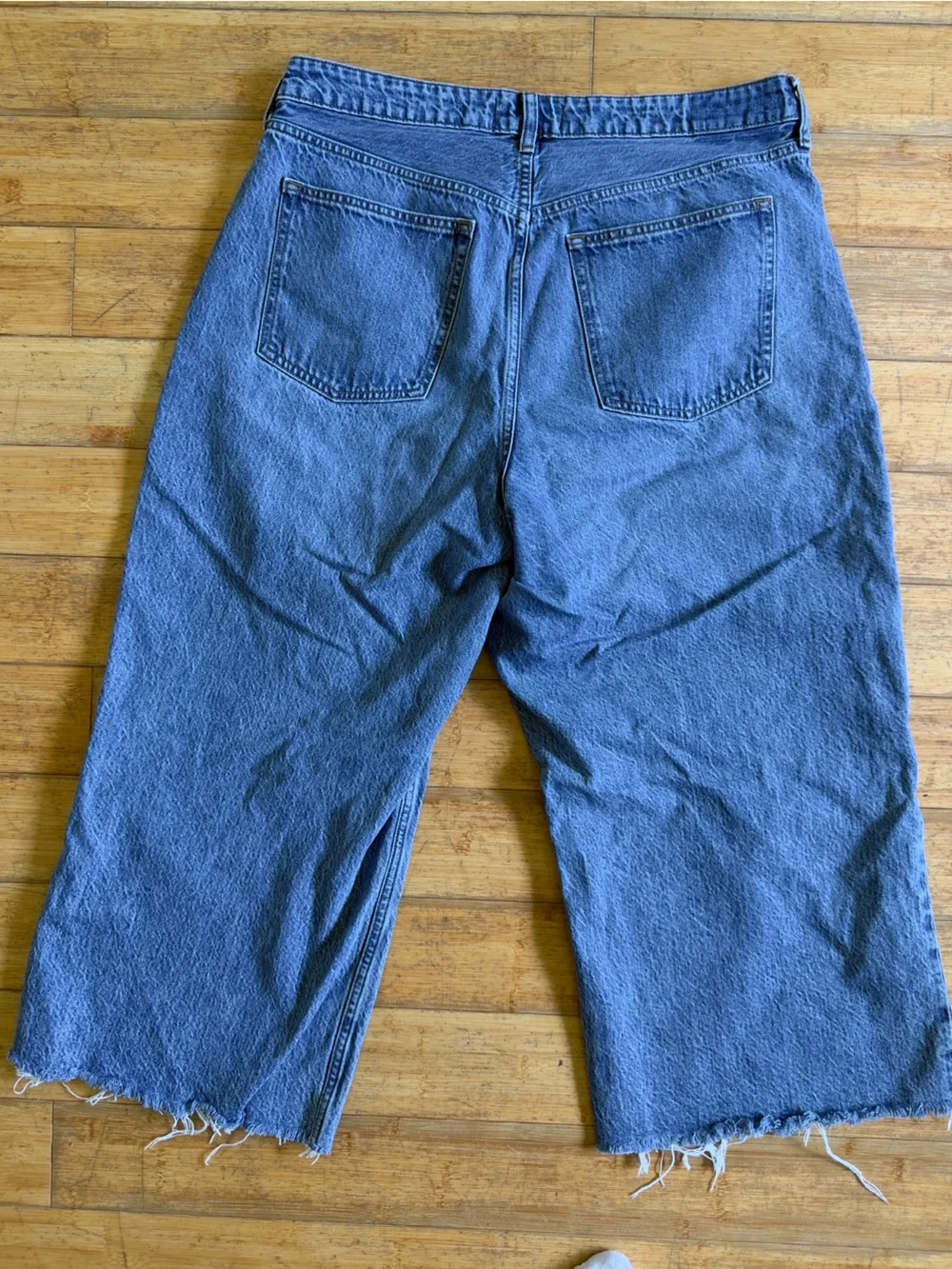 Abercrombie & Fitch guc cropped
