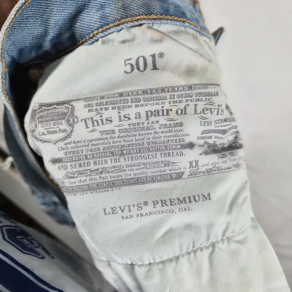 Levis original size