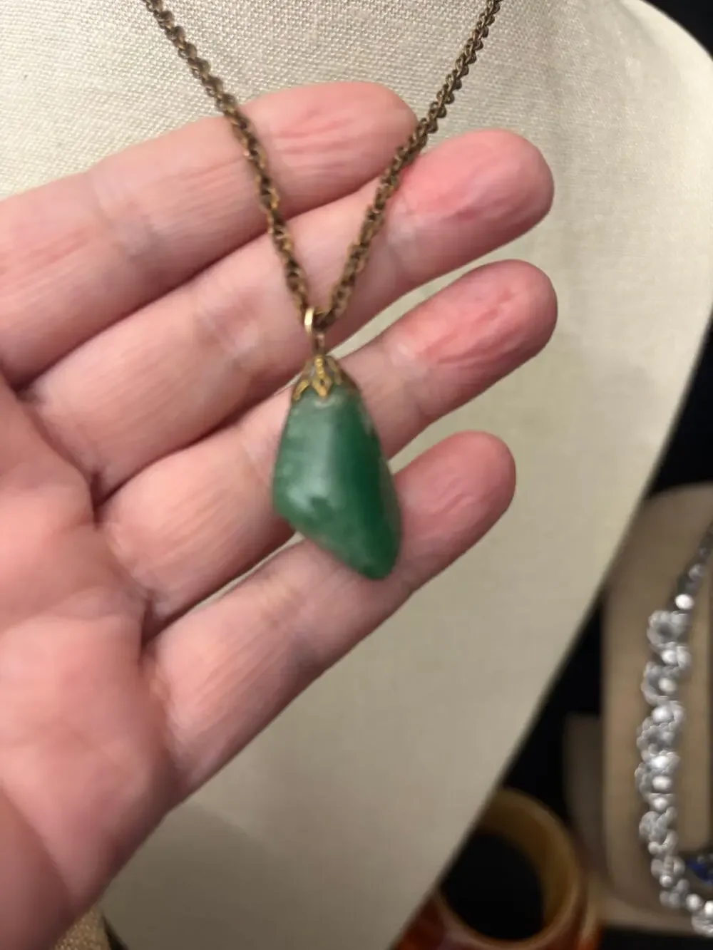 Green Aventurine Tumbled Stone Pendant Necklace Vintage Brass Tone Chain 16”