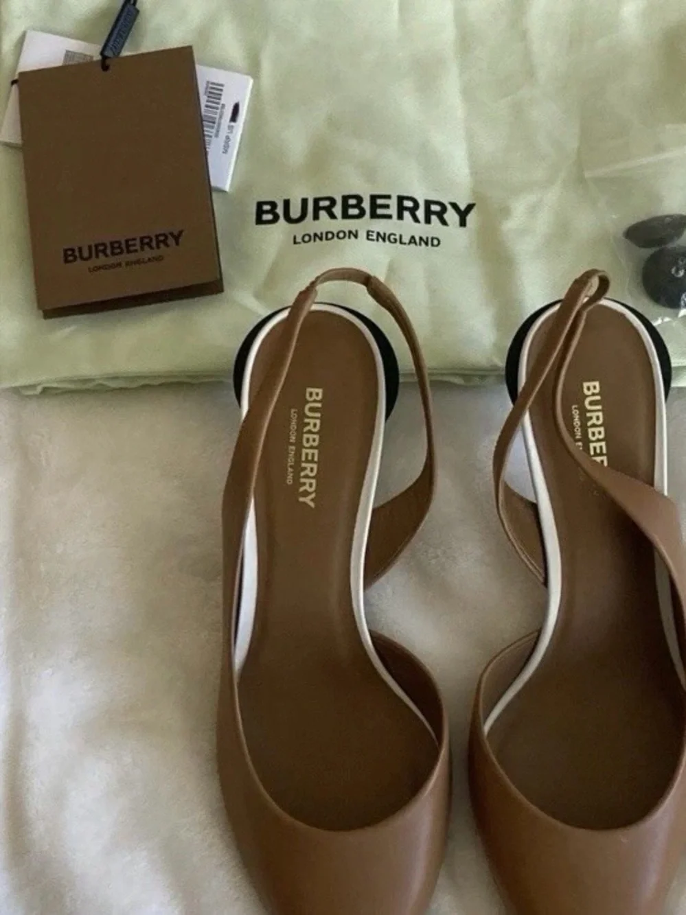 Burberry Leticia Women's Slingback Pointed-Toe kitten heel Pumps in Tan size 40