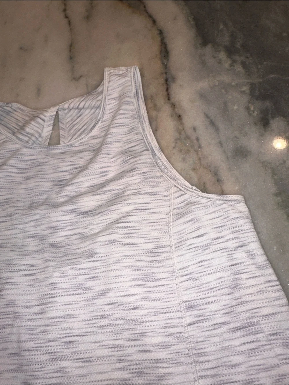 lululemon athletica lightweight sleeveless
