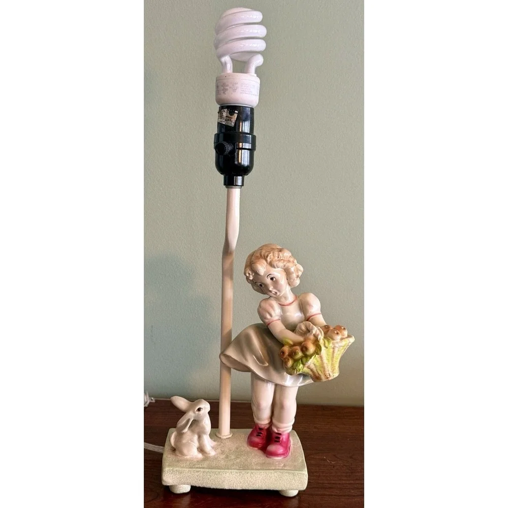 Vtg APPLE BASKET GIRL &‎ RABBIT Table Lamp ENAMELED METAL Italy W Labels