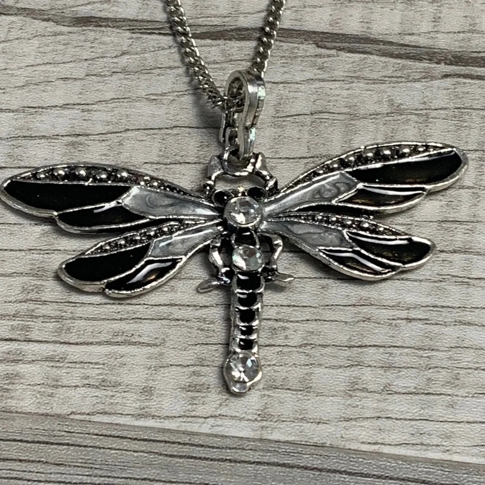 N/A dragonfly pendant