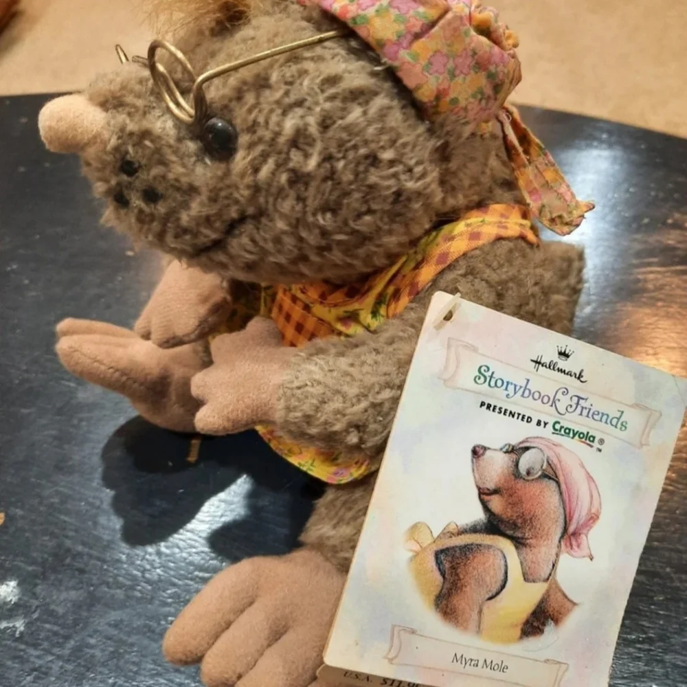 Hallmark myra mole