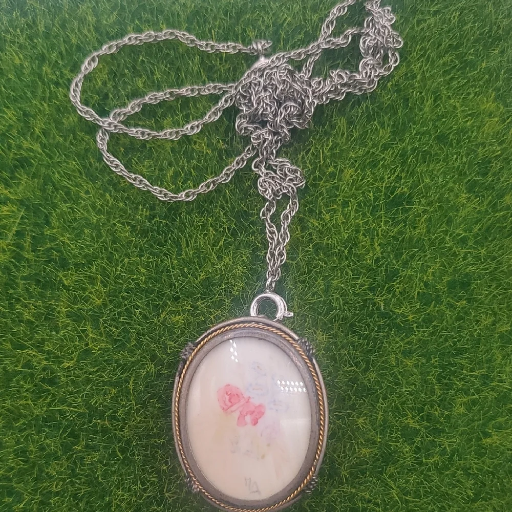 Sterling‎ Silver Pendant Necklace with Floral Design 26 Inches N3836