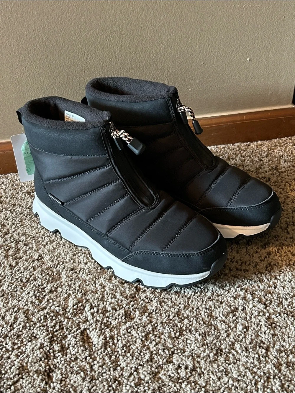 Magellan Outdoors stylish black