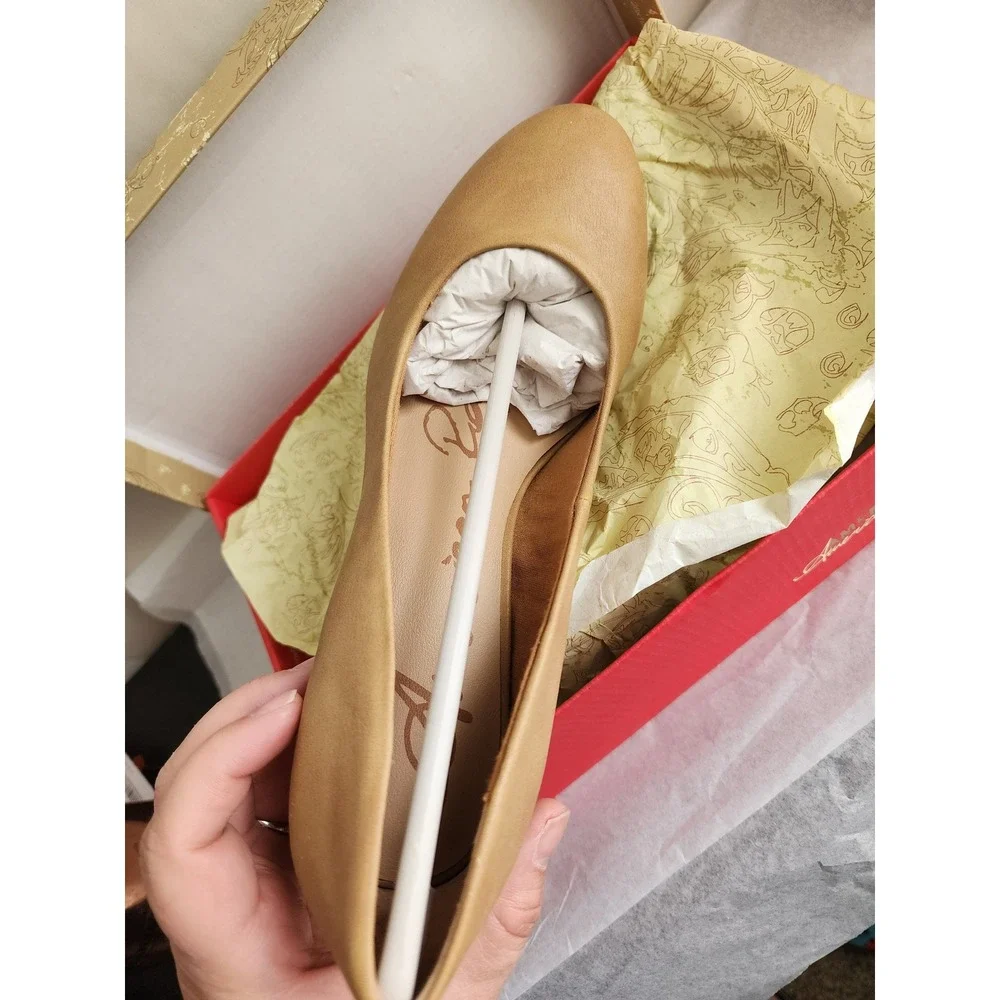 American Rag CIE Womens Tan Round Toe Pumps Stacked Heel Camel Shoes Size 8.5