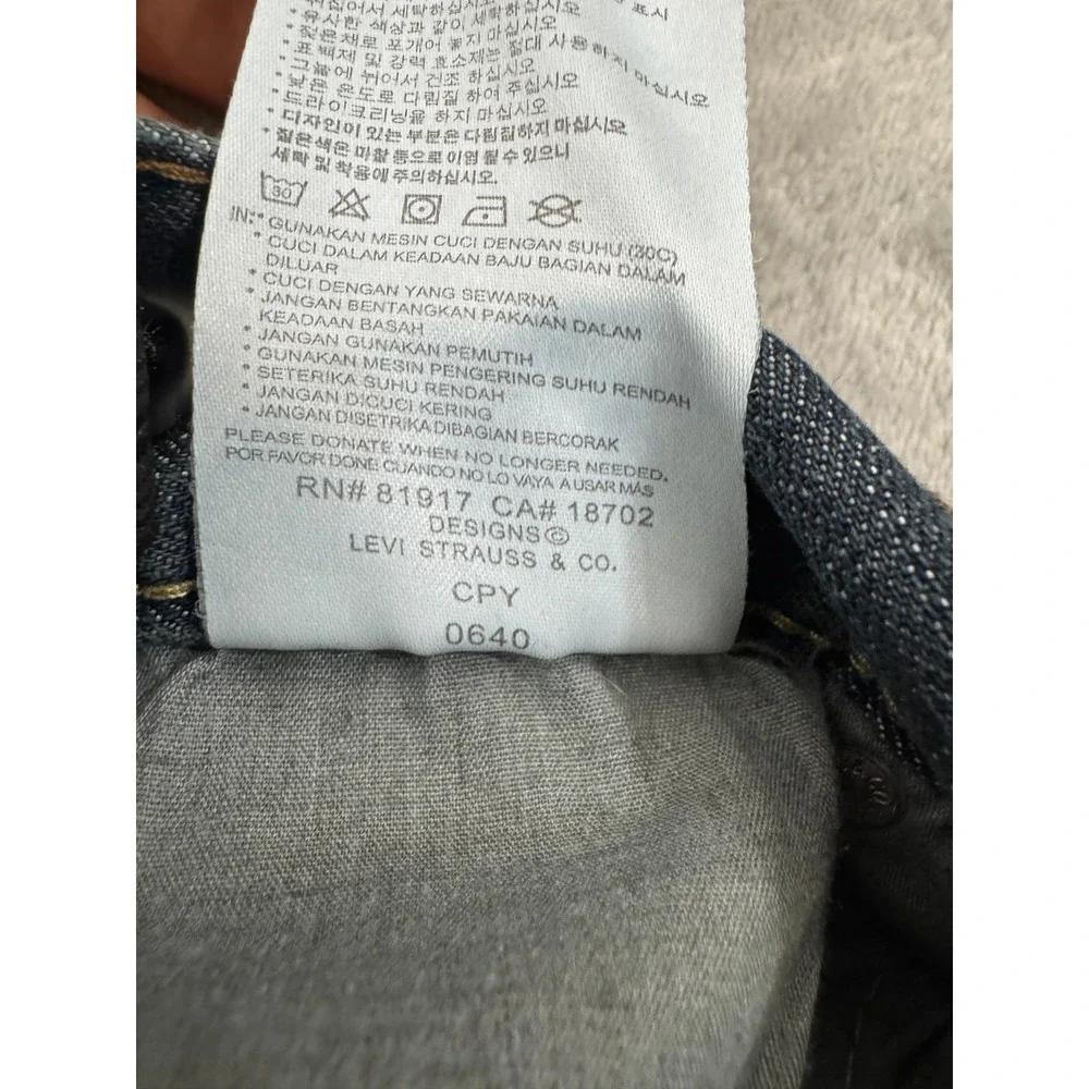 Levis back pants
