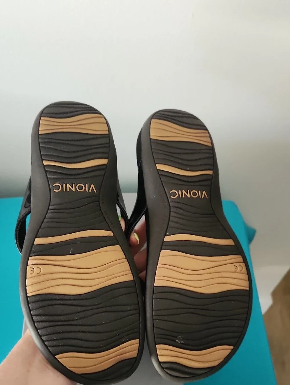 Vionic patent straps