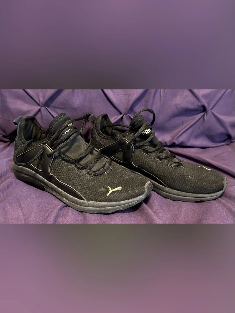 PUMA Women's Black with Gold Logo  Size 8