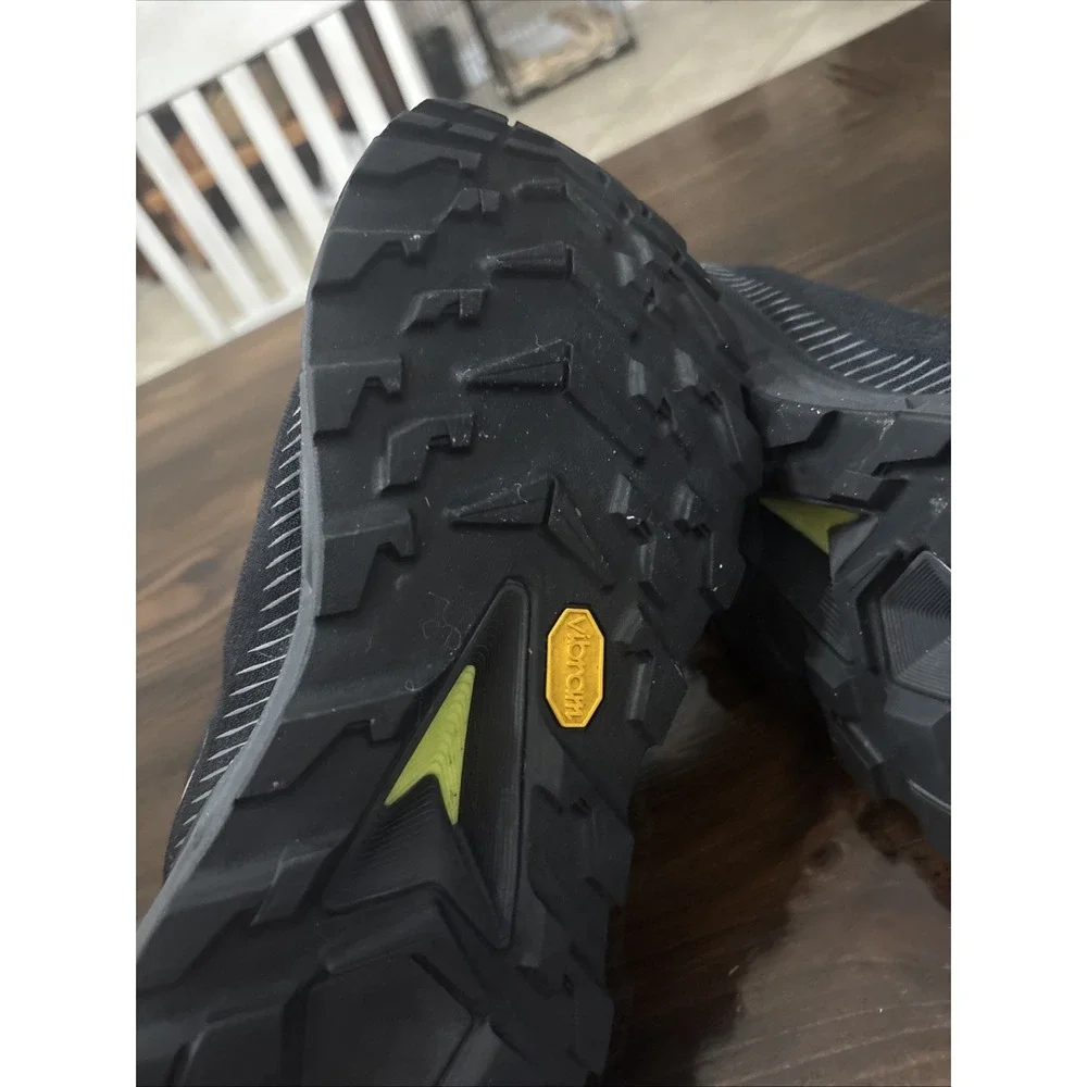 Hoka One One excellent like