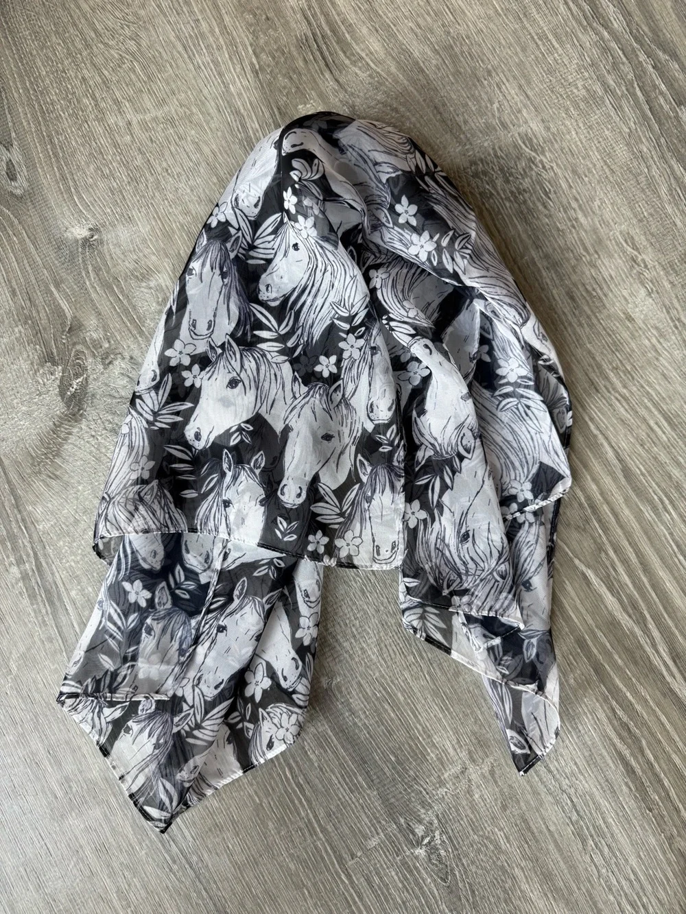 N/A charming bandana