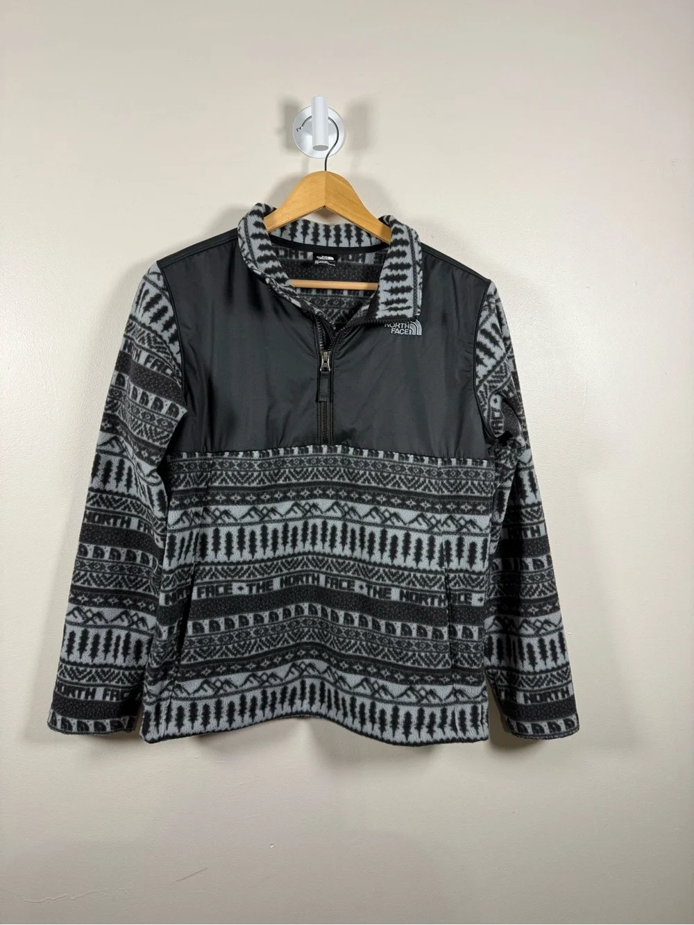 The North Face Men’s Black & Gray Patterned Half-Zip Fleece Pullover