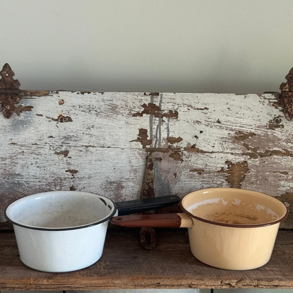 N/A vintage enamelware