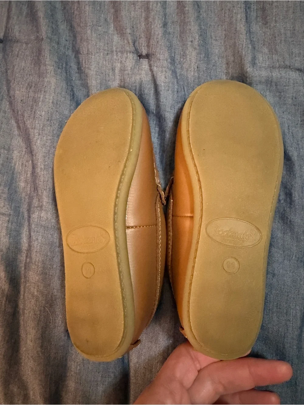 FootMates classic tan