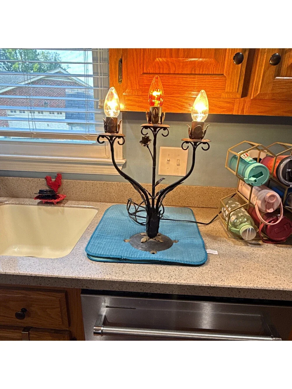 Vintage 3-Light Black/Gold Metal Floral Leaf Candelabra Table Lamp Corded Switch