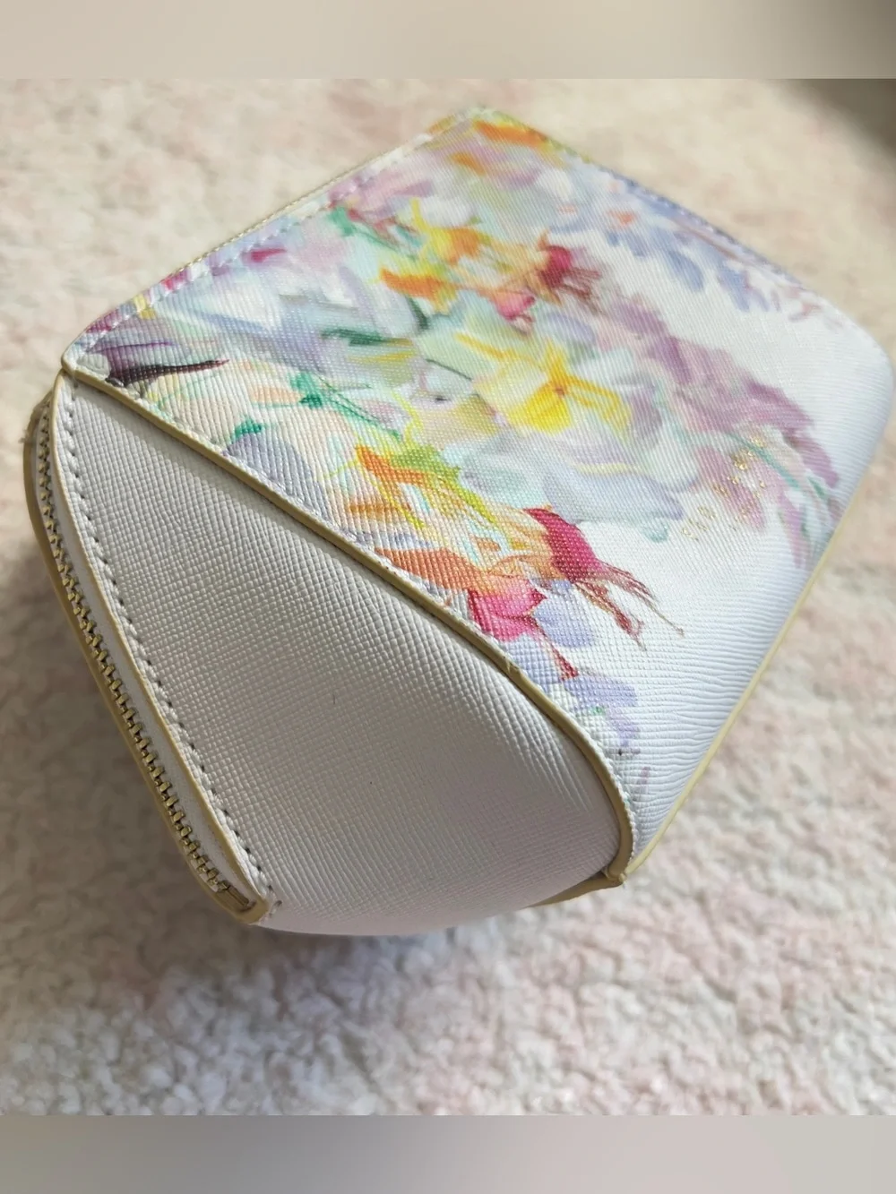 Ted Baker London sleek ted