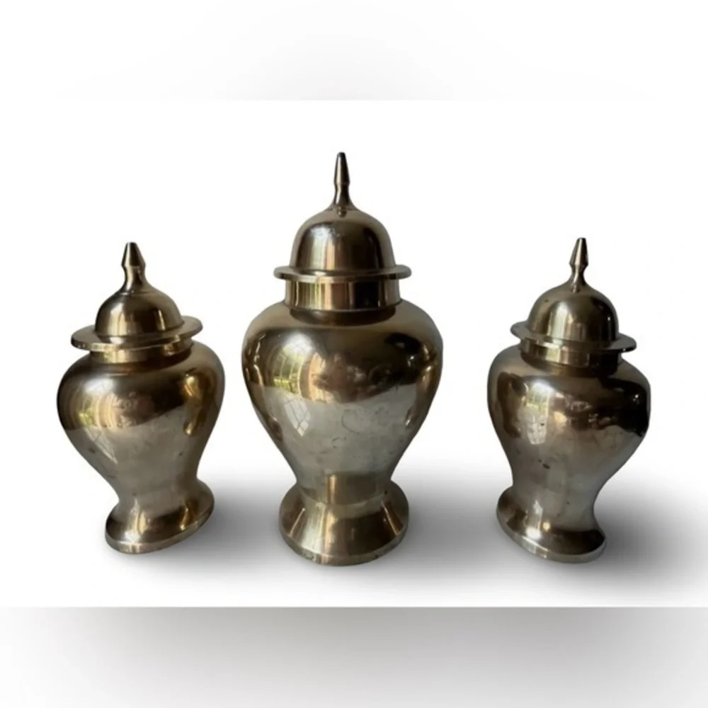 Set of 3 pcs Vintage Solid Brass Urns Vases Ginger Jars with Lids Made in India