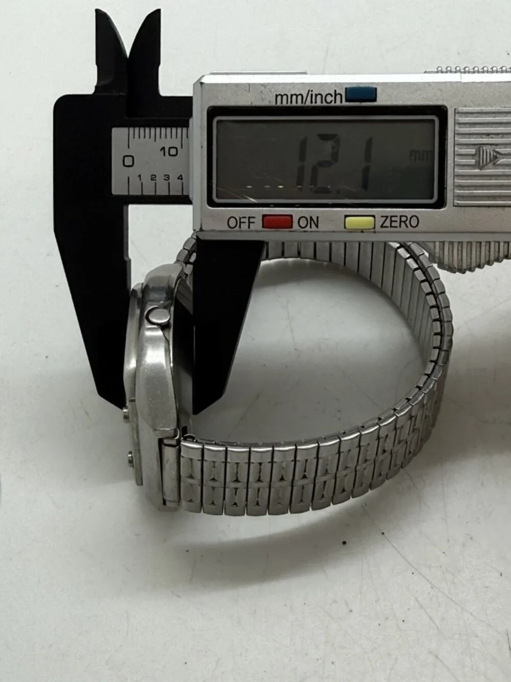 Vintage Seiko Quartz LC A039-5019 Men's Digital Watch Spiedel Bracelet Stainless