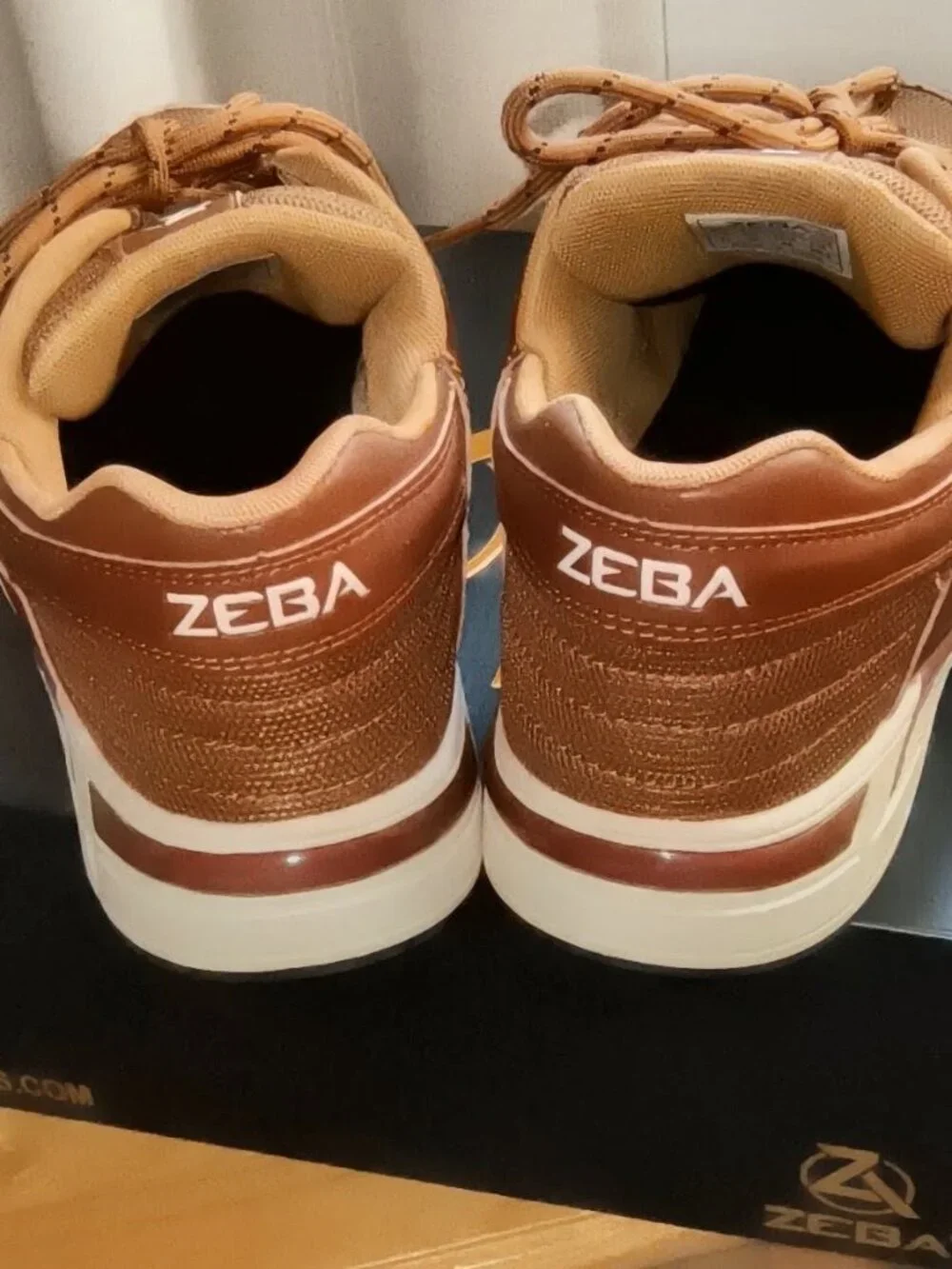 Zeba Shoes hands free