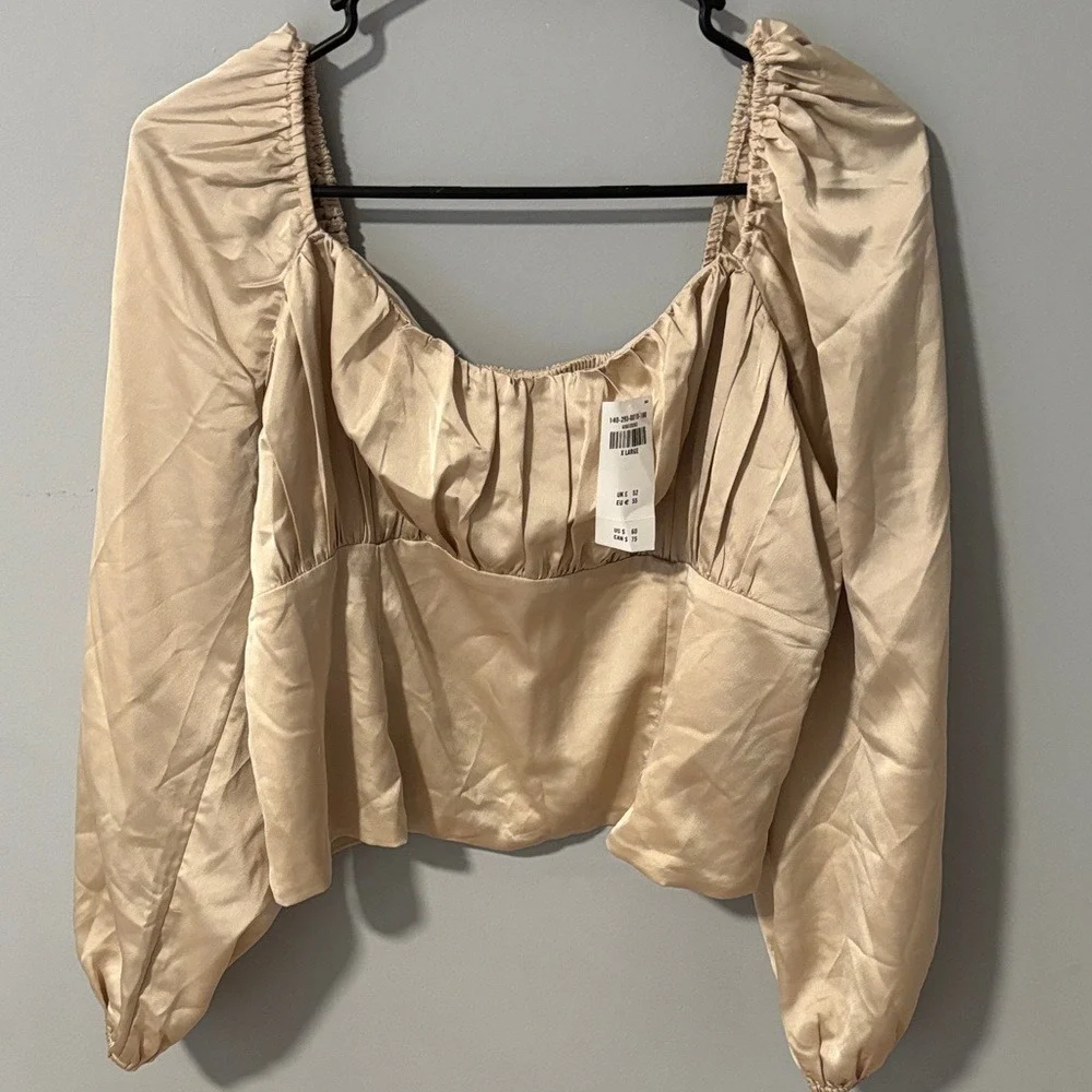 Abercrombie & Fitch chic cream