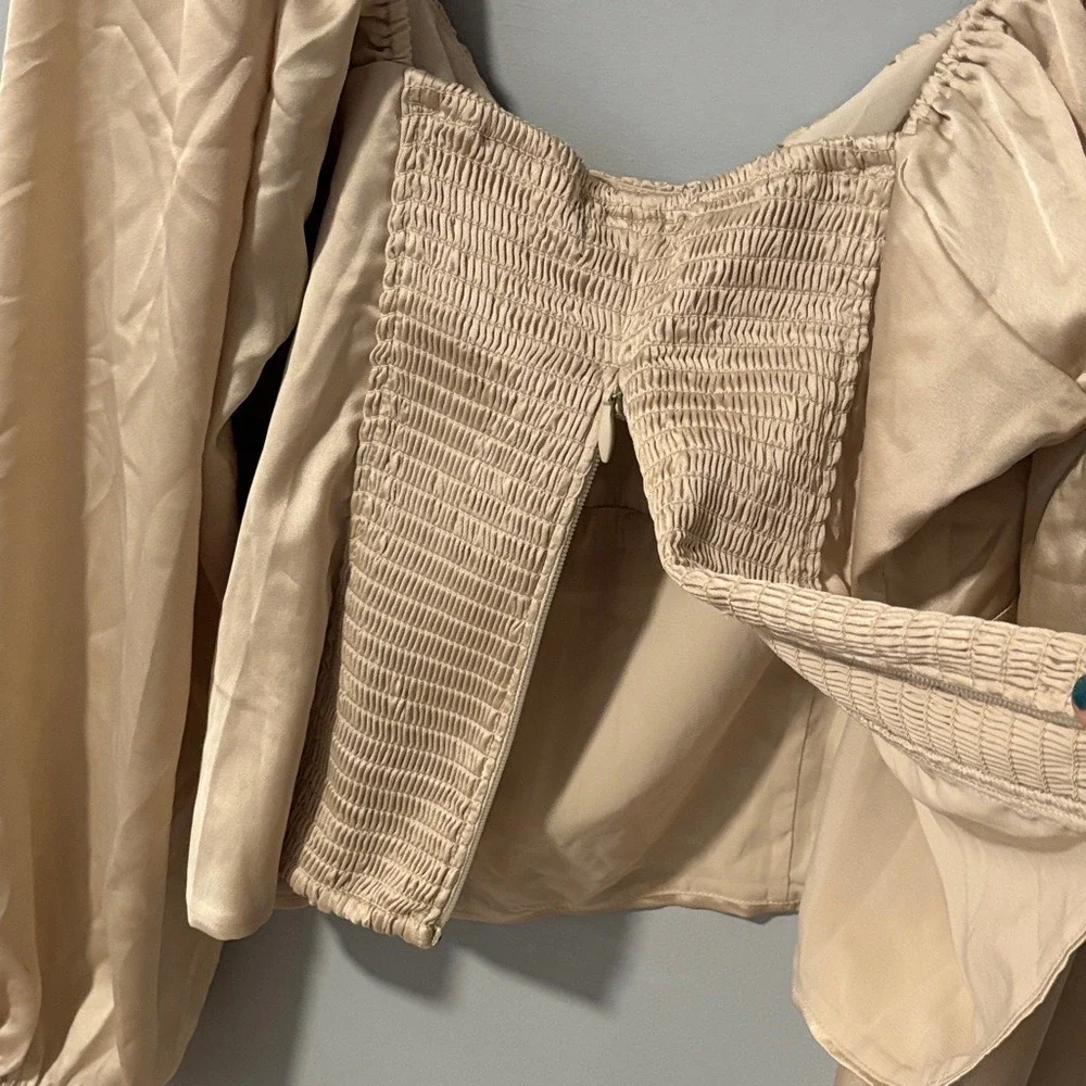 Abercrombie & Fitch chic cream