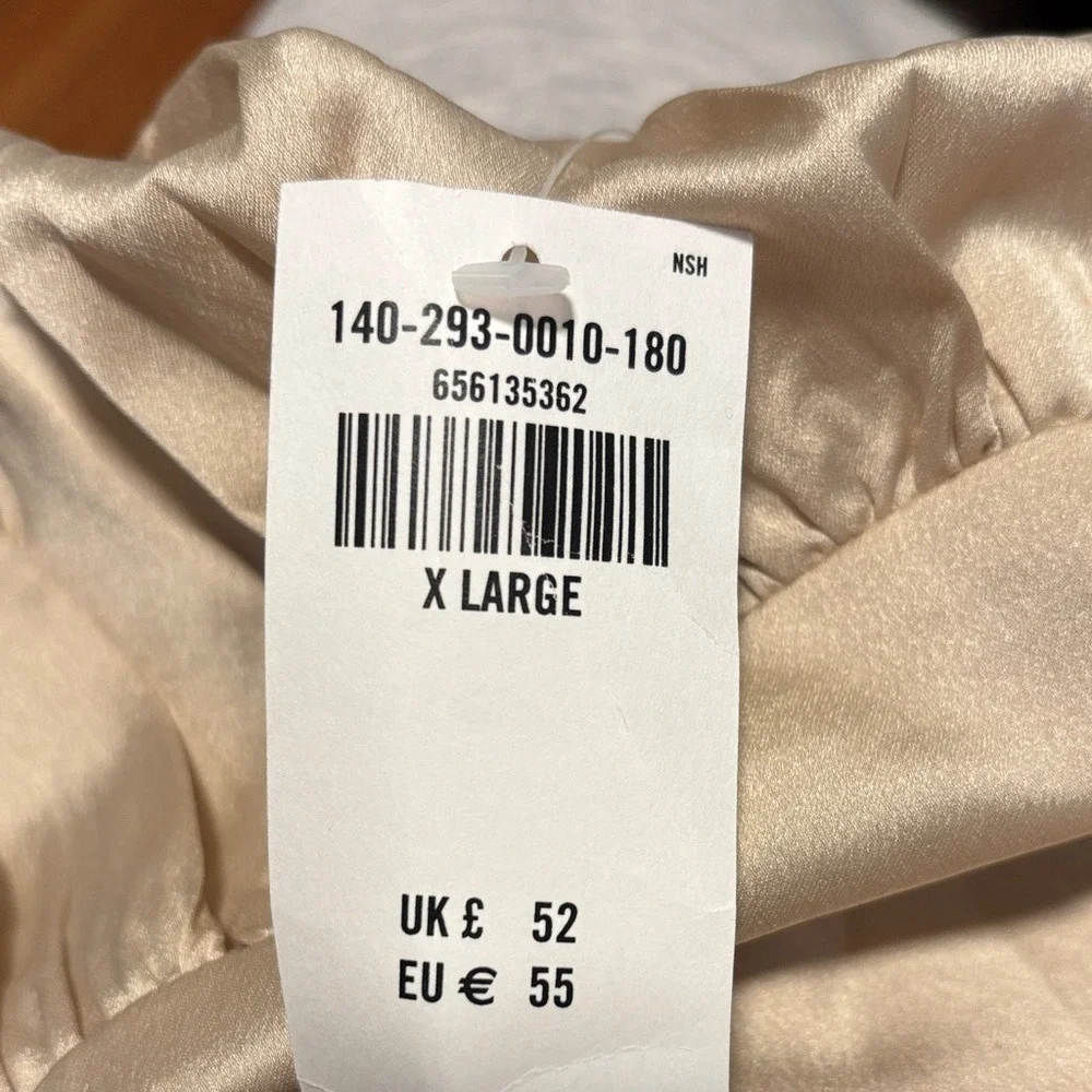 Abercrombie & Fitch chic cream