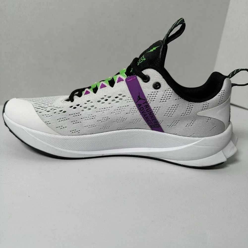 Jordan zoom trunner